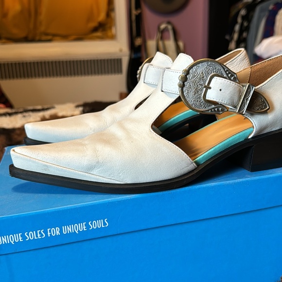 John Fluevog Articulate buckle shoe - Picture 4 of 7